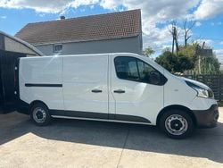 Weiß Gebraucht 2019 Renault Trafic Komfort Van / Kleinbus | 14.500 € (Guter Preis)