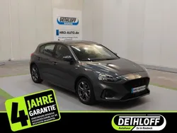 Grau Gebraucht 2021 Ford Focus ST-Line Limousine | 19.880 € (Superpreis)