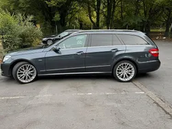 Braun Gebraucht 2010 Mercedes E250 Kombi | 10.900 € (Teuer)
