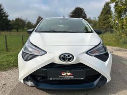 Weiß Gebraucht 2018 Toyota Aygo X-play Kleinwagen | 8.799 € (Fairer Preis)