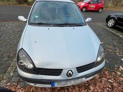 Silber Gebraucht 2002 Renault Clio II Kombi | 399 €