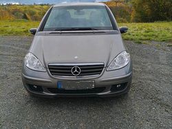 Grau Gebraucht 2007 Mercedes A180 Kleinwagen | 1.350 € (Fairer Preis)