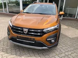 Orange Gebraucht 2021 Dacia Sandero Comfort Kleinwagen | 13.390 € (Fairer Preis)