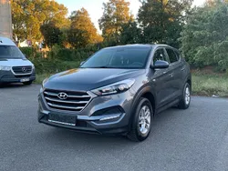Grau Gebraucht 2016 Hyundai Tucson SUV | 10.899 € (Superpreis)