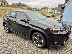 Schwarz Gebraucht 2019 Lexus UX 250h Launch Edition SUV | 19.900 € (Guter Preis)