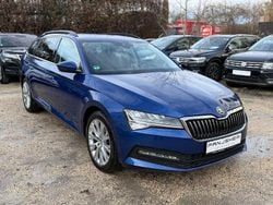 Nightfireblau metallic Gebraucht 2022 Skoda Superb Ambition Kombi | 17.999 € (Guter Preis)