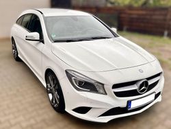 Weiß Gebraucht 2015 Mercedes CLA180 Shooting Brake Kombi | 13.950 € (Fairer Preis)