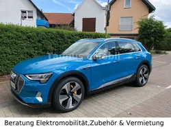 Blau Gebraucht 2019 Audi e-tron Sport SUV | 50.555 €