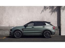 Mineralgrün metallic Neu 2025 Lynk & Co 01 SUV | 45.995 €