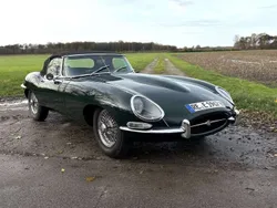 Grün Gebraucht 1967 Jaguar E-Type R Cabrio | 128.990 €