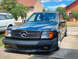 Schwarz Gebraucht 1988 Mercedes E300 Limousine | 17.999 €