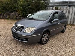 Grau Gebraucht 2008 Lancia Phedra Van / Kleinbus | 1.950 €