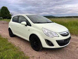 Gelb Gebraucht 2013 Opel Corsa Kleinwagen | 4.000 € (Guter Preis)