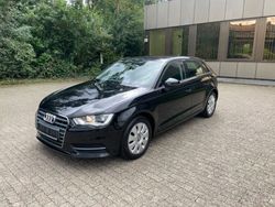 Schwarz Gebraucht 2013 Audi A3 Sportback Ambiente Kleinwagen | 9.399 € (Fairer Preis)