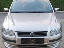 Silber Gebraucht 2002 Fiat Stilo Active Limousine | 2.000 € (Fairer Preis)