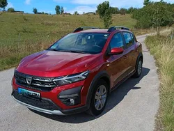 Rot Gebraucht 2021 Dacia Sandero Comfort Kleinwagen | 12.200 € (Fairer Preis)