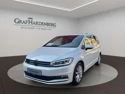 Weiß Gebraucht 2024 VW Touran Highline Van / Kleinbus | 36.777 € (Etwas zu teuer)