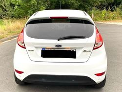 Weiß Gebraucht 2016 Ford Fiesta Celebration Kleinwagen | 7.300 € (Fairer Preis)