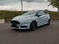 Grau Gebraucht 2017 Ford Fiesta ST200 Kleinwagen | 13.300 € (Fairer Preis)