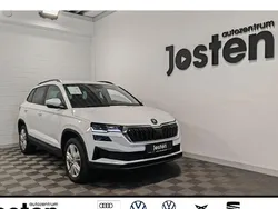 Weiß Gebraucht 2024 Skoda Karoq Selection SUV | 29.590 € (Guter Preis)