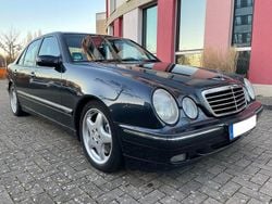 Schwarz Gebraucht 2000 Mercedes E430 Avantgarde Limousine | 8.800 € (Fairer Preis)