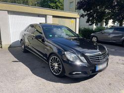 Schwarz Gebraucht 2009 Mercedes E220 Avantgarde Limousine | 10.500 € (Fairer Preis)