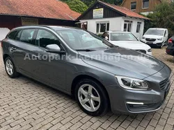 Grau Gebraucht 2016 Volvo V60 Business Edition Kombi | 11.850 € (Fairer Preis)