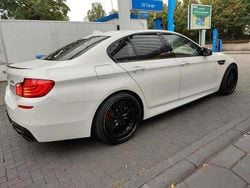 Weiß Gebraucht 2011 BMW 550 Limousine | 15.500 €