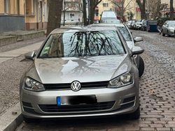Grau Gebraucht 2014 VW Golf VII Comfortline Kleinwagen | 8.000 € (Fairer Preis)