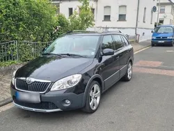 Schwarz Gebraucht 2010 Skoda Fabia Kleinwagen | 5.000 € (Fairer Preis)