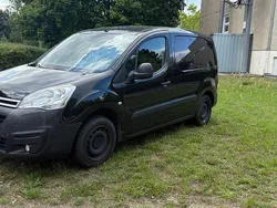 Schwarz Gebraucht 2017 Citroën Berlingo Van / Kleinbus | 7.999 € (Fairer Preis)