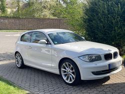 Weiß Gebraucht 2007 BMW 118 Coupé M Sport Coupé | 3.300 € (Fairer Preis)