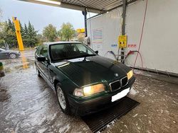 Grün Gebraucht 1996 BMW 316 Coupé | 1.000 €