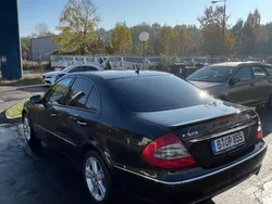 Schwarz Gebraucht 2009 Mercedes E320 Avantgarde Limousine | 12.900 €