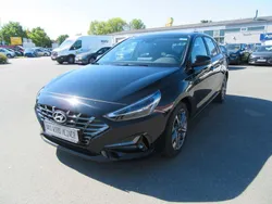 Schwarz Gebraucht 2024 Hyundai i30 Trend Limousine | 19.490 € (Guter Preis)