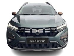 Grün Gebraucht 2024 Dacia Jogger Extreme Van / Kleinbus | 18.970 € (Fairer Preis)