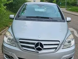 Weiß Gebraucht 2010 Mercedes B200 Van / Kleinbus | 4.000 € (Fairer Preis)