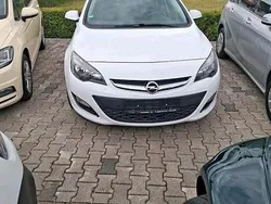 Weiß Gebraucht 2012 Opel Astra Limousine | 6.300 € (Teuer)