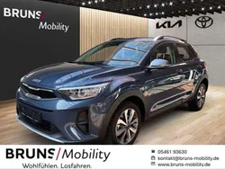 (eu3) denimblau met. Gebraucht 2024 Kia Stonic Vision SUV | 19.490 € (Guter Preis)
