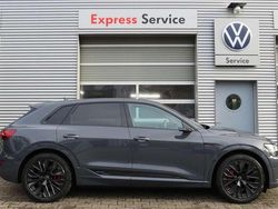 Magnetgrau Gebraucht 2025 Audi Q8 e-tron S-Line SUV | 62.990 €