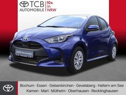 Dark blue m m Gebraucht 2023 Toyota Yaris Hybrid Business Edition Kleinwagen | 18.258 € (Fairer Preis)
