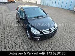 Schwarz Gebraucht 2011 Mercedes B180 Van / Kleinbus | 4.499 € (Fairer Preis)