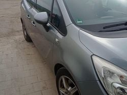 Grau Gebraucht 2013 Opel Meriva Van / Kleinbus | 2.699 € (Fairer Preis)