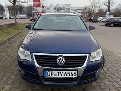 Blau Gebraucht 2005 VW Passat Comfortline Limousine | 2.500 € (Fairer Preis)