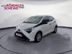 Pianosaweiß Gebraucht 2020 Toyota Aygo Business Edition Kleinwagen | 10.990 € (Etwas zu teuer)