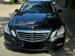Schwarz Gebraucht 2009 Mercedes E250 Avantgarde Limousine | 11.000 € (Superpreis)