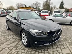 Schwarz Gebraucht 2015 BMW 320 Comfort Edition Coupé | 11.900 € (Etwas zu teuer)