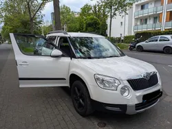 Weiß Gebraucht 2013 Skoda Yeti Easy SUV | 8.800 € (Fairer Preis)