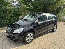 Kosmosschwarz metalliclack Gebraucht 2011 Mercedes B180 Van / Kleinbus | 7.250 € (Fairer Preis)