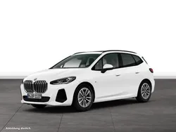 Weiß Gebraucht 2025 BMW 220 Active Tourer Van / Kleinbus | 44.906 €